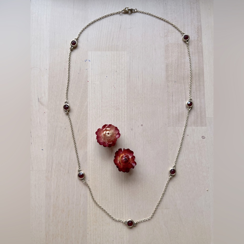 🔶 Lucky Brand delicate brass and burgundy stone necklace. 🔶